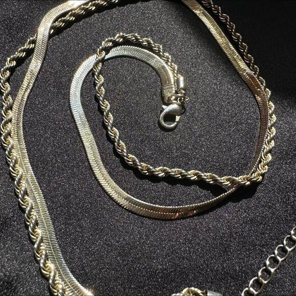 Layered gold chain necklace - Picture 7 of 8